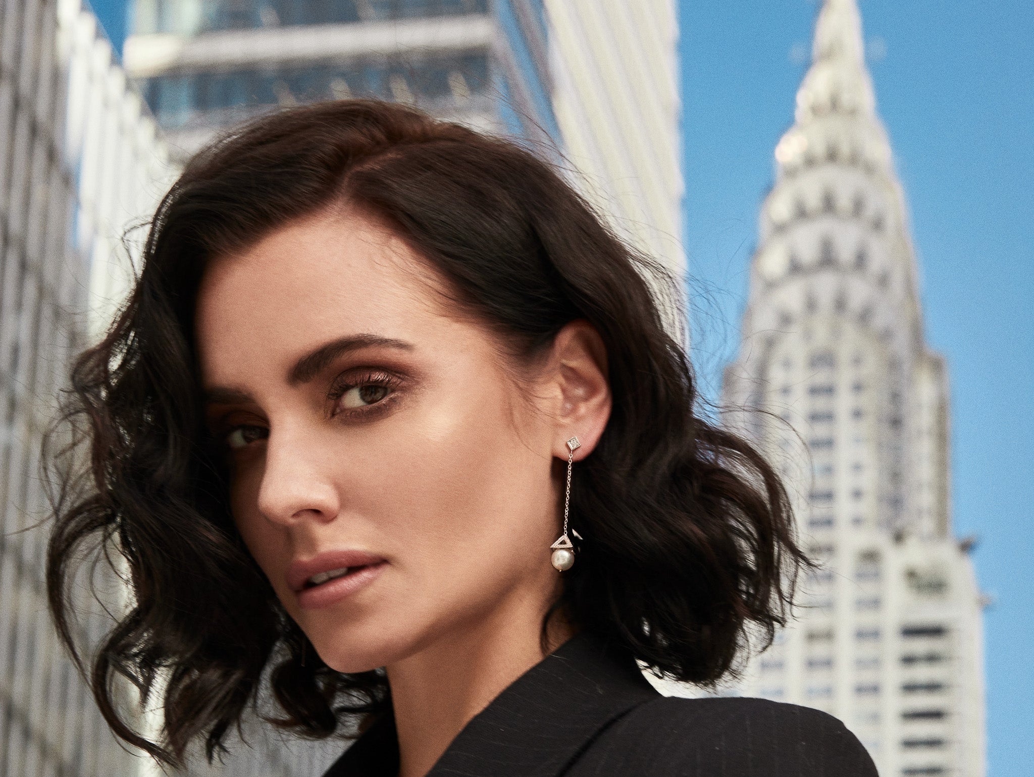 Sculptural Jewelry in 2026: Architectural Forms with Everyday Wearability